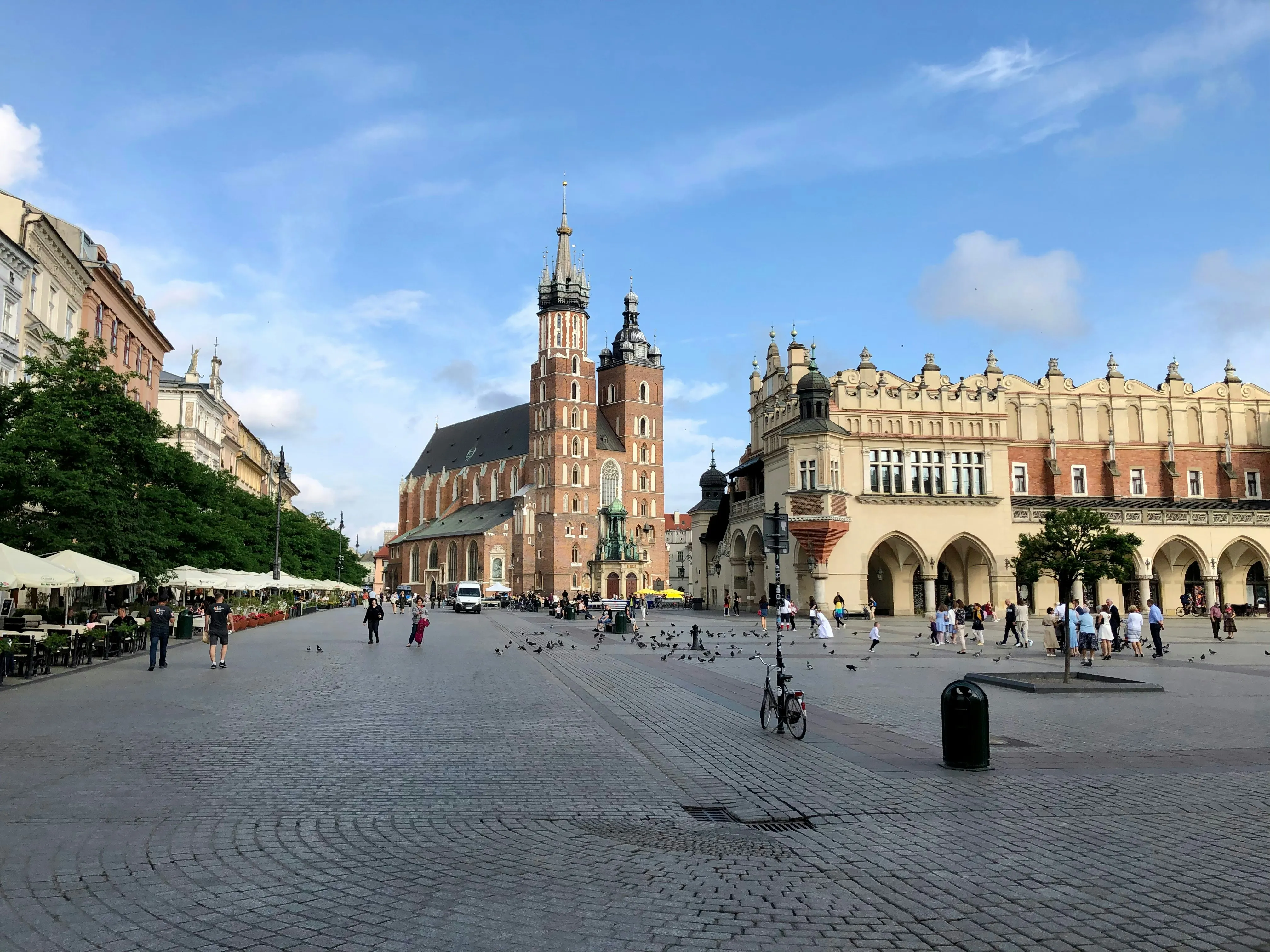 Stare miasto w Krakowie - mieście istotnym dla spedycji.